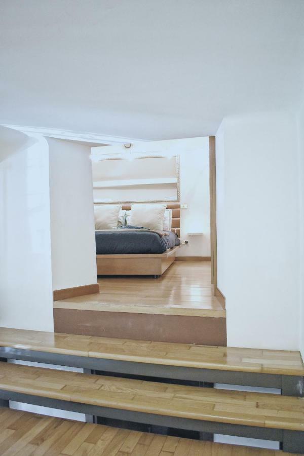 Charming Design Loft Isola Milano Lägenhet Exteriör bild